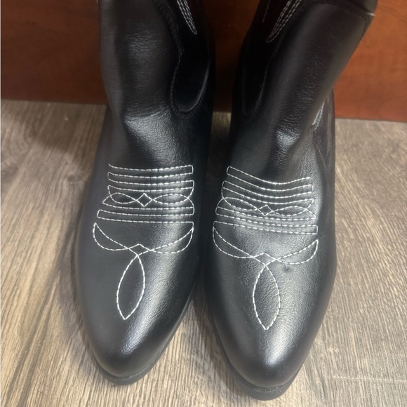 Black Western Cowboy Boots with White Stitching - Picture 8 of 11